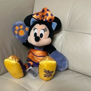 Disney Store 2019 plush Minnie Mouse dressed like a cat for Halloween
